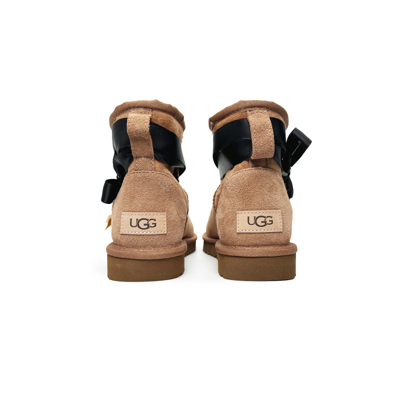 UGG CLASSIC MINI