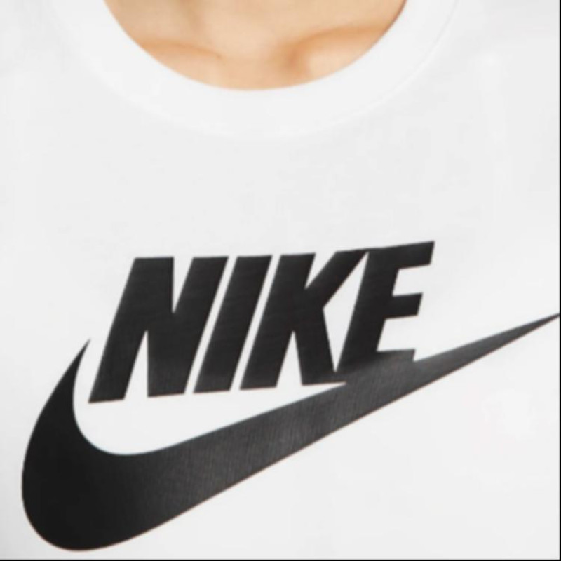 Nike Sportswear Essentials LogoT
