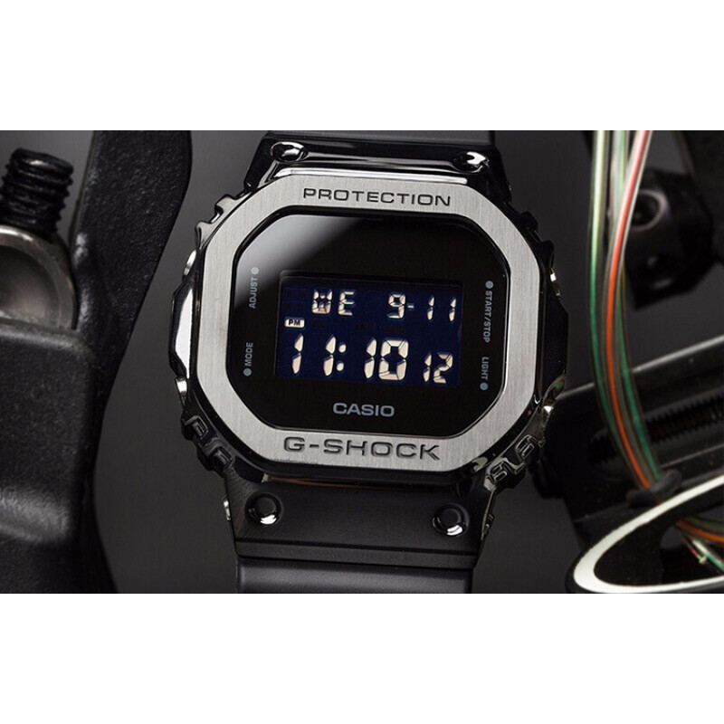 G-SHOCK5600 GM-5600B-1PR-person
