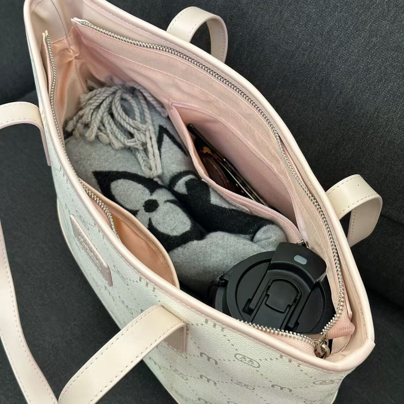 FAIRWHALE Tote
