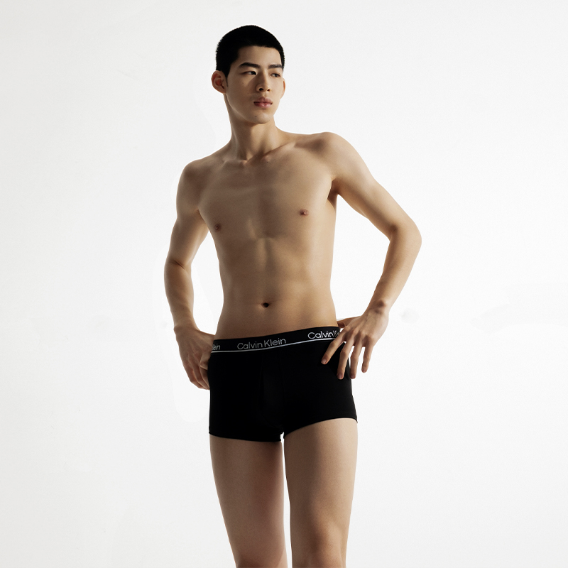 CKCalvin Klein 3
