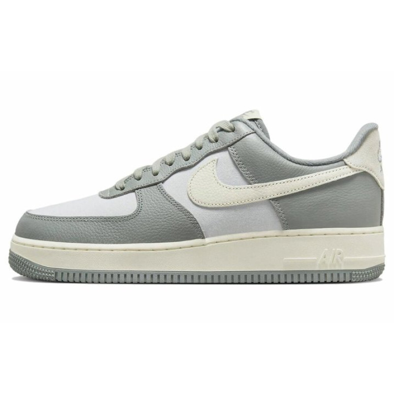Nike Air Force 1 Low LX 
