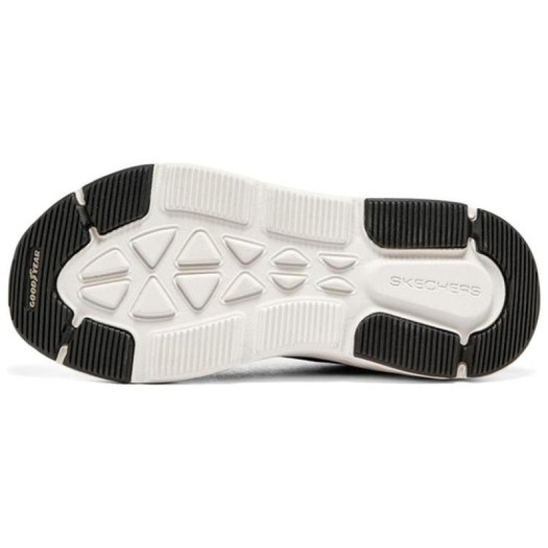Skechers Max Cushioning Delta