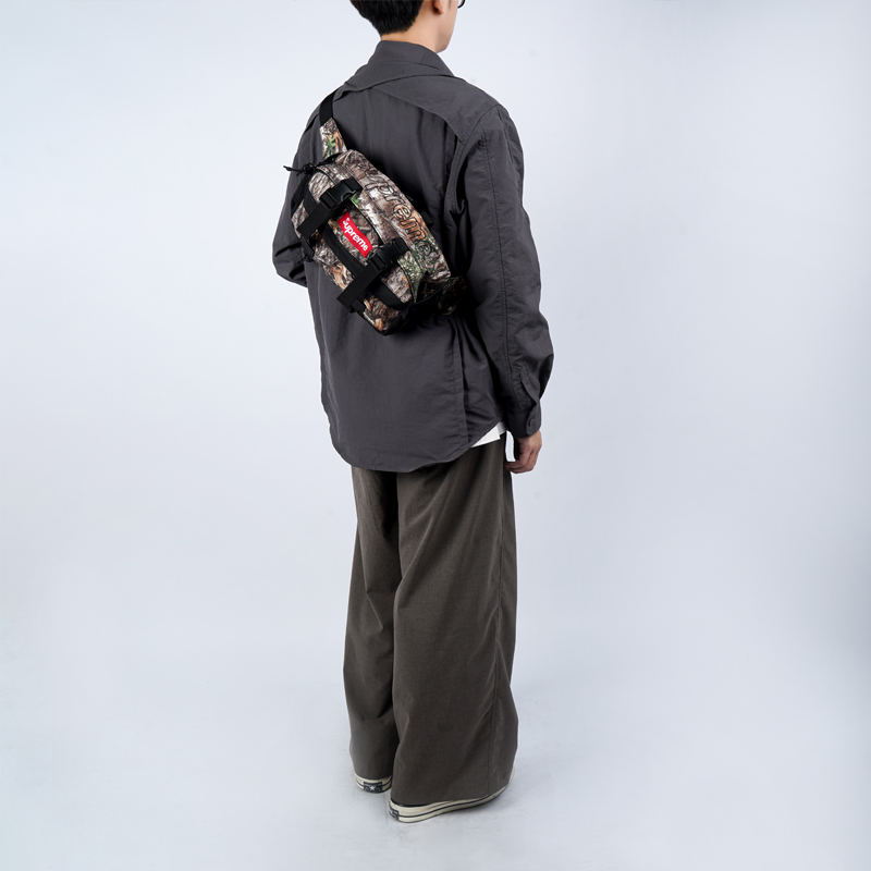 Supreme 19FW Waist Bag Logo