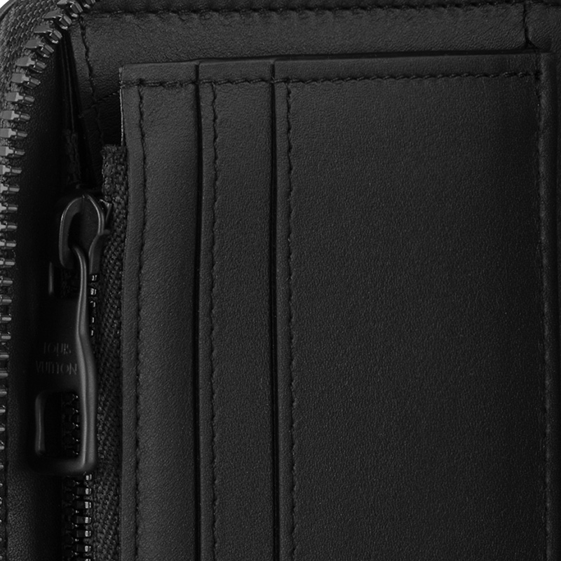 LOUIS VUITTON Zippy