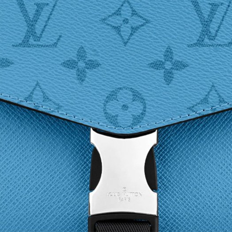 LOUIS VUITTON Messengerama
