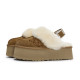 UGG 811