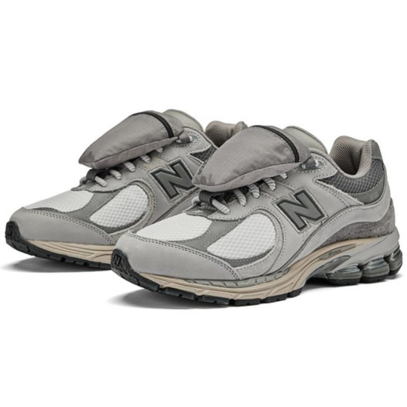 New Balance NB 2002R Pouch