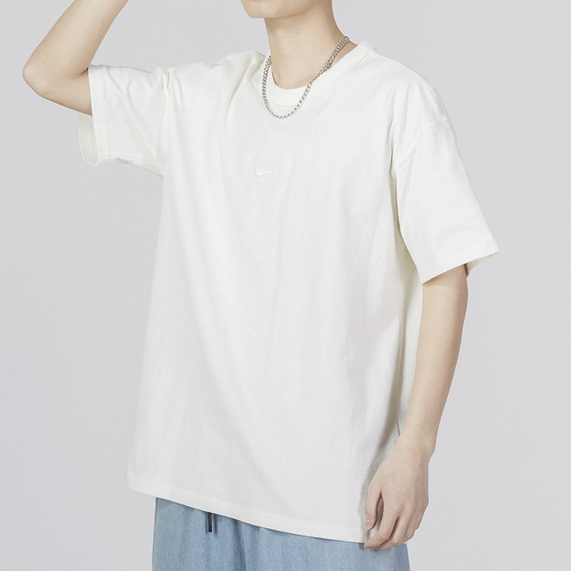 Nike Sportswear Premium Essentials LogoT