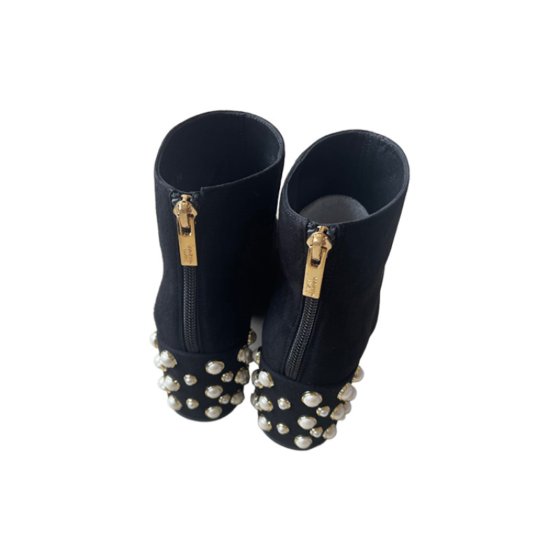 stuart weitzmanSW
