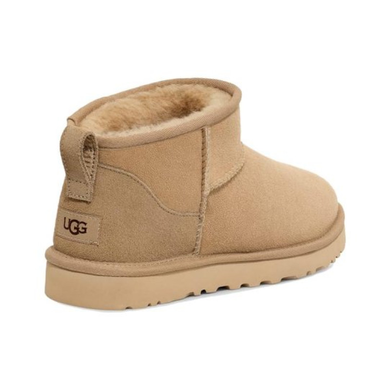 UGG
