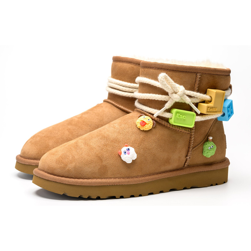 UGG CLASSIC MINI