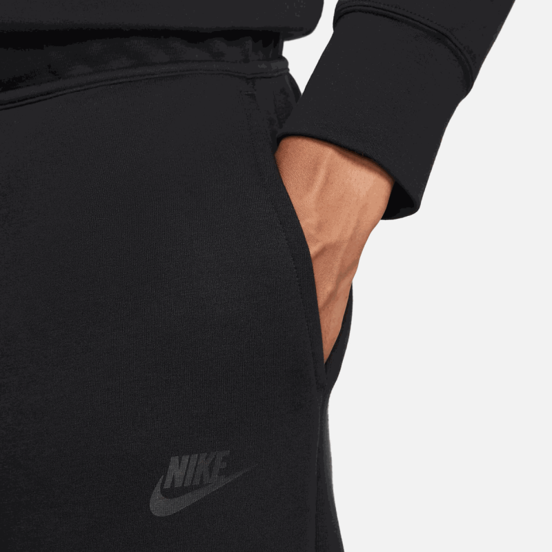 Nike Sportswear Tech Fleece Logo