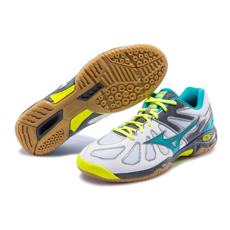 Mizuno Smash L04