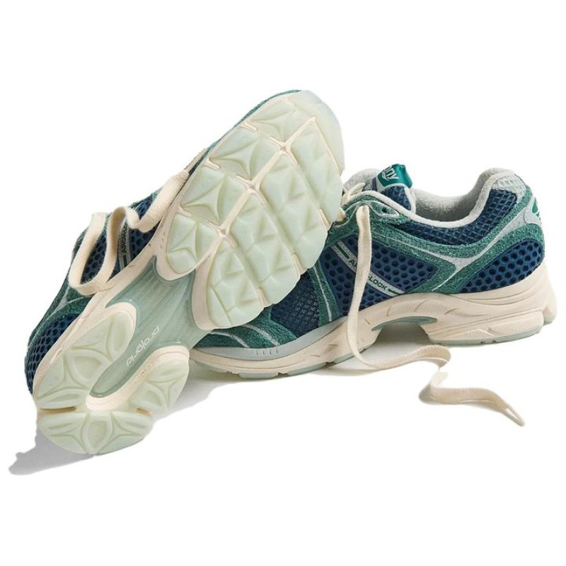 END x Saucony ProGrid Triumph 4 Nessie