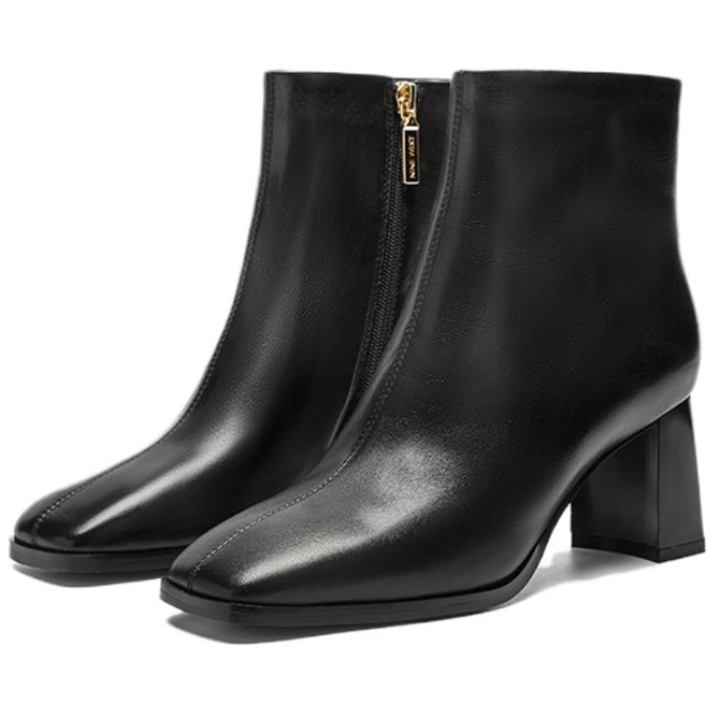 NINE WEST