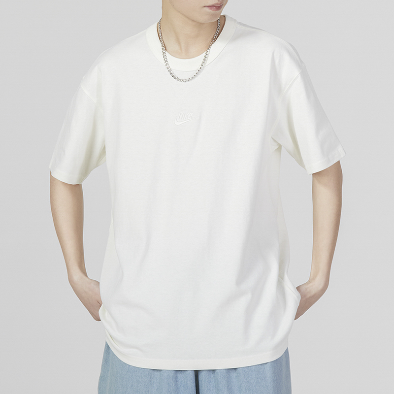 Nike Sportswear Premium Essentials LogoT