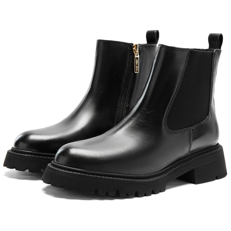 NINE WEST