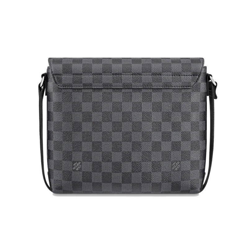 LOUIS VUITTON District