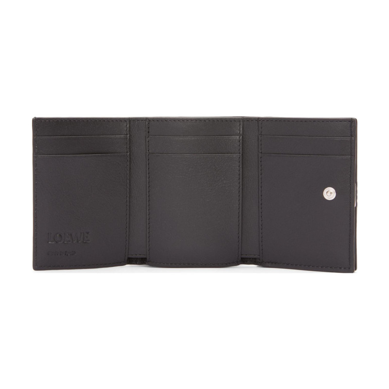 LOEWE Anagram