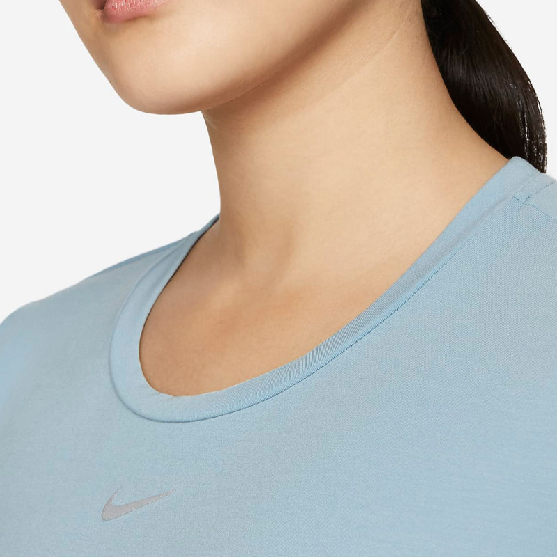 Nike Dri-FIT One Luxe T