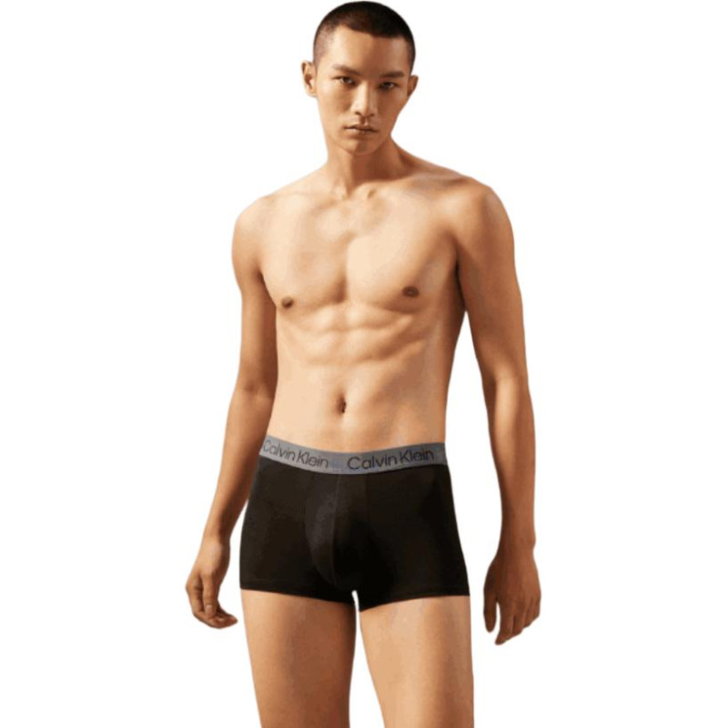 CALVIN KLEIN 3