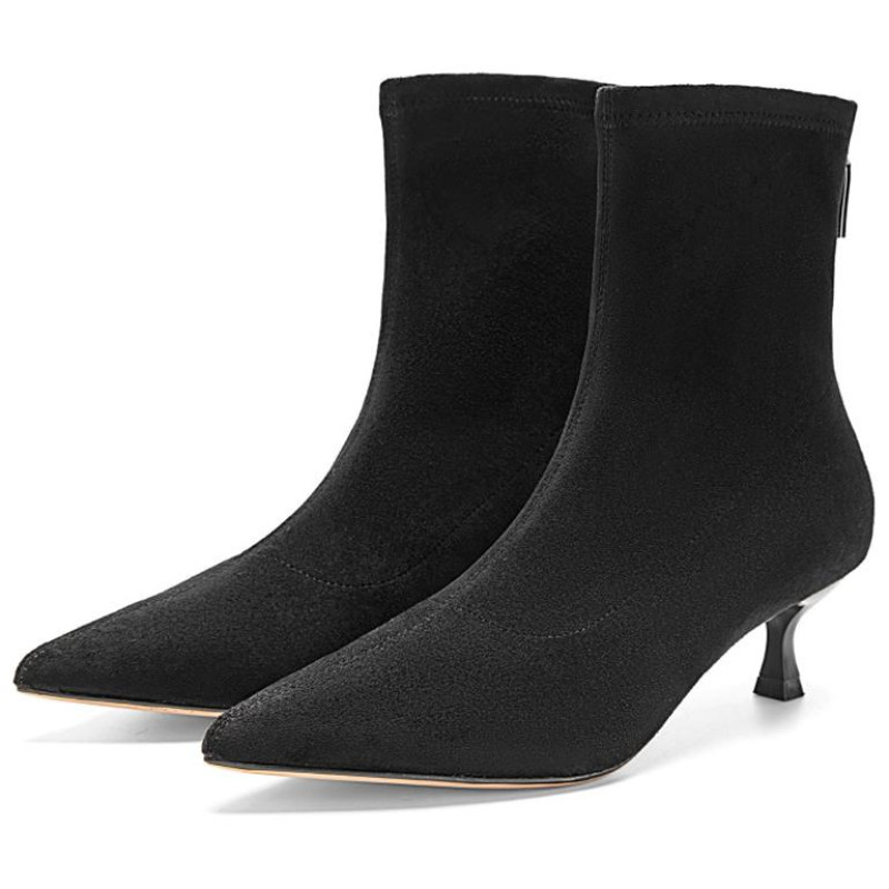 NINE WEST