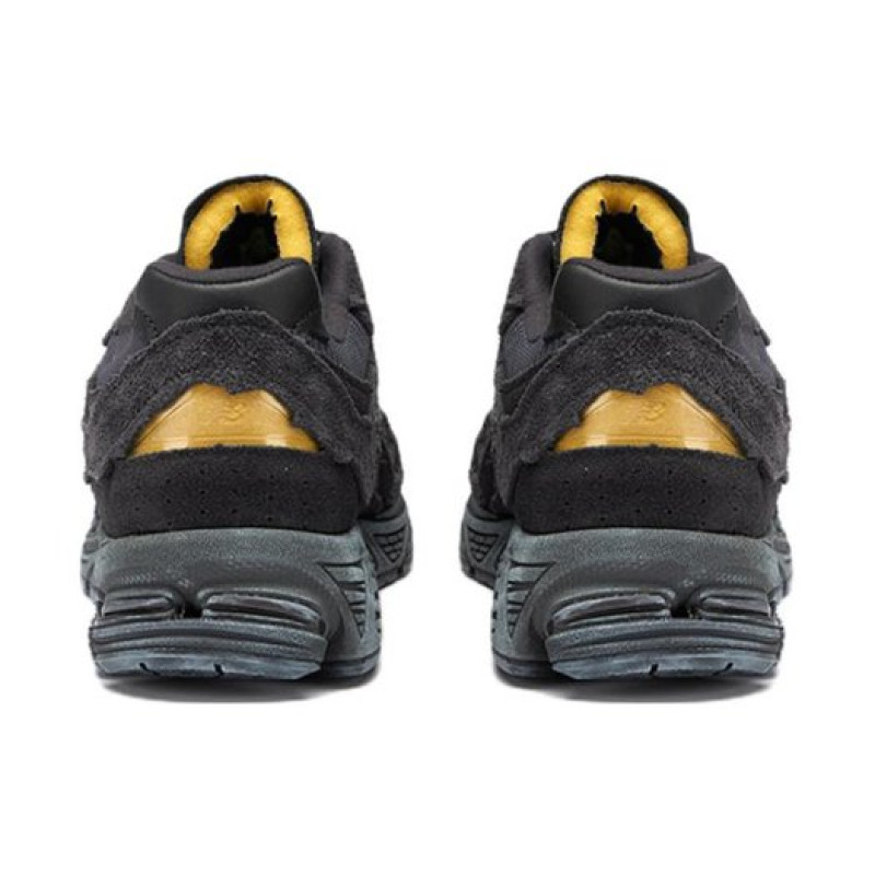 New Balance NB 2002R 