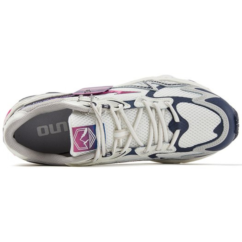 Mizuno Adventure Twe
