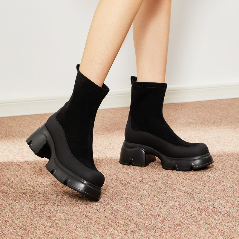 NINE WEST