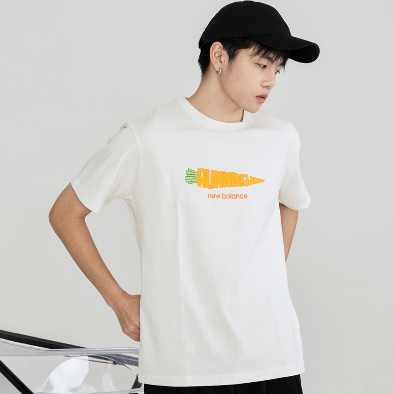 New Balance logoT T