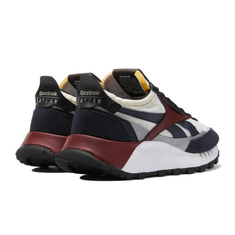 RMTCRW ROMANTIC CROWN x Reebok classic legacy