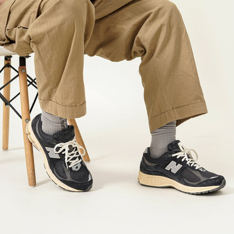 New Balance NB 2002R