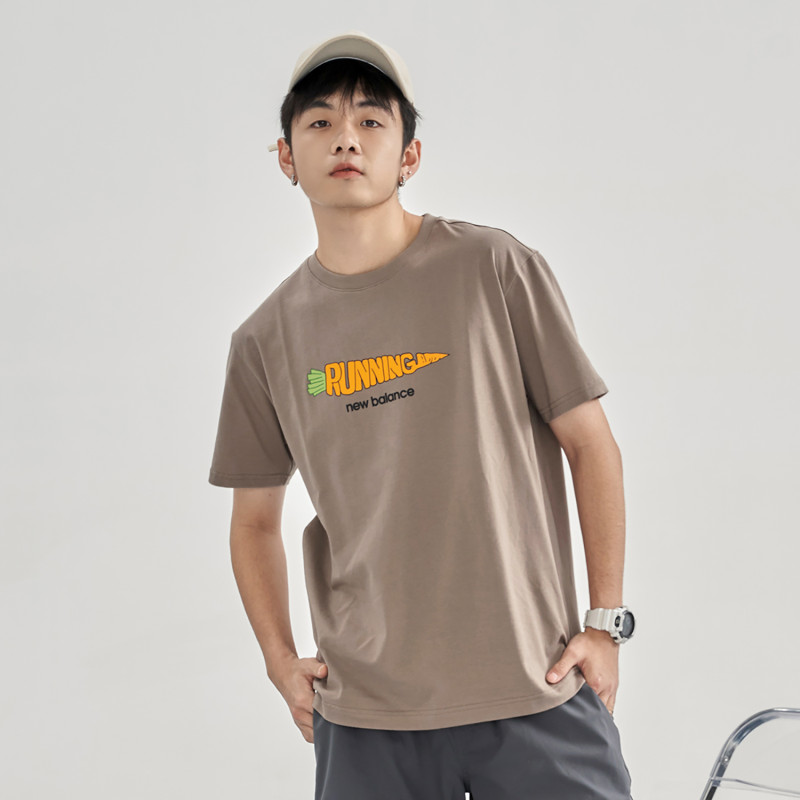 New Balance logoT T