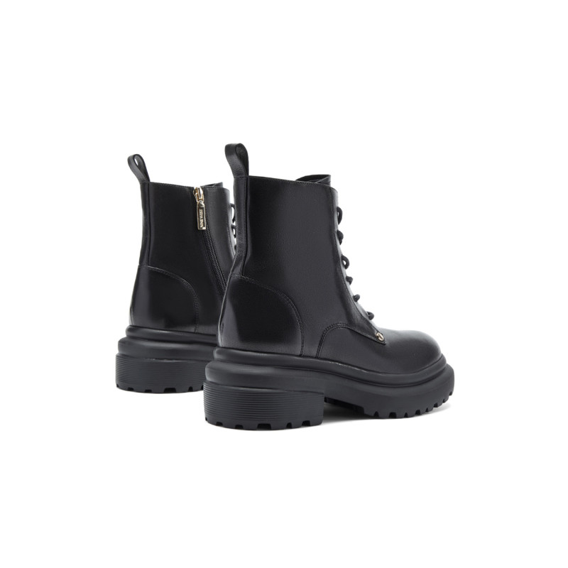 NINE WEST