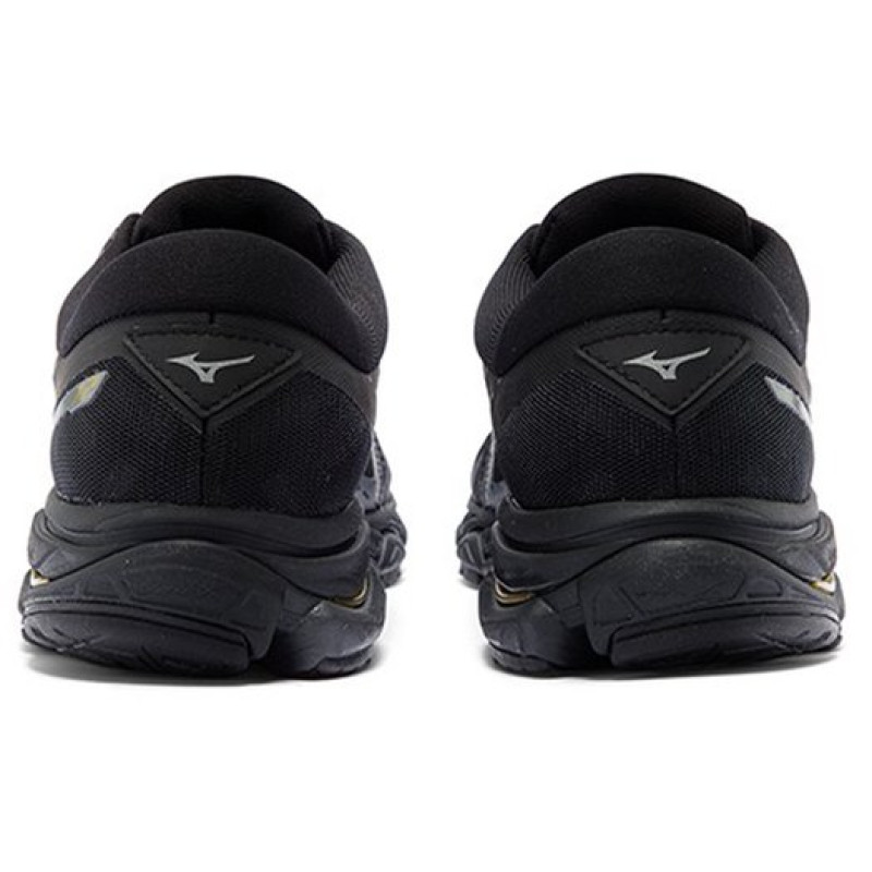 Mizuno Wave Ultima 12