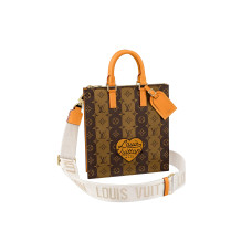 LOUIS VUITTON x NIGO Sac Plat