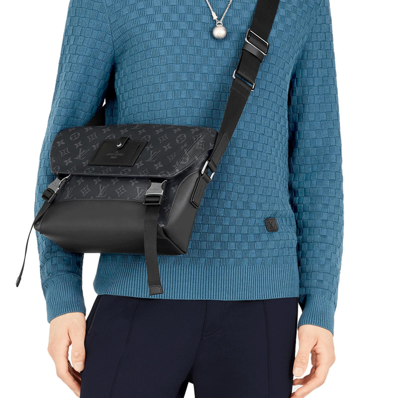 LOUIS VUITTON Voyager