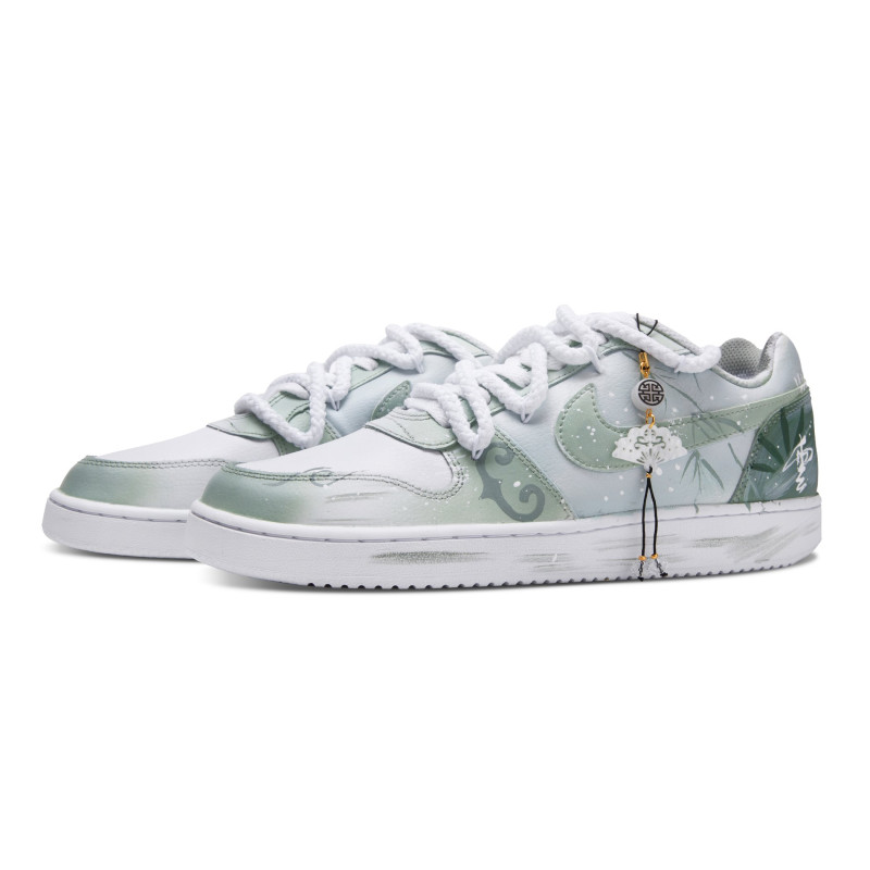 Nike EBERNON
