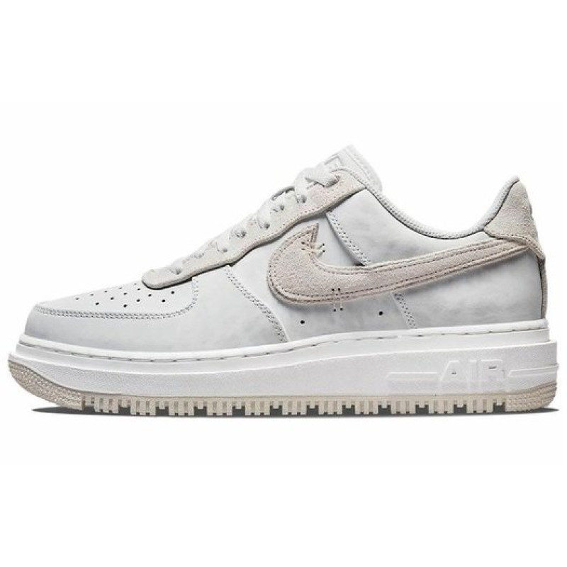 Nike Air Force 1 Low summit white