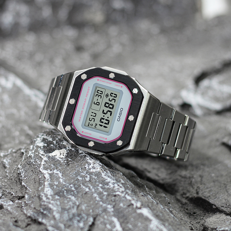 CASIO DW-5600SC-4