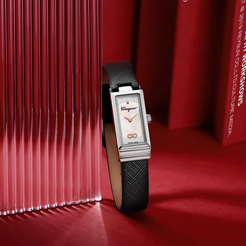 FERRAGAMO ESSENTIAL SFMK00122