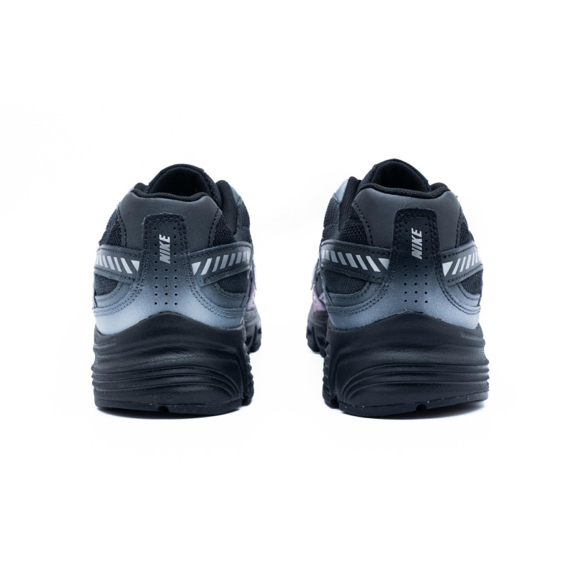 Nike Initiator