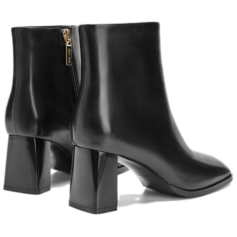 NINE WEST