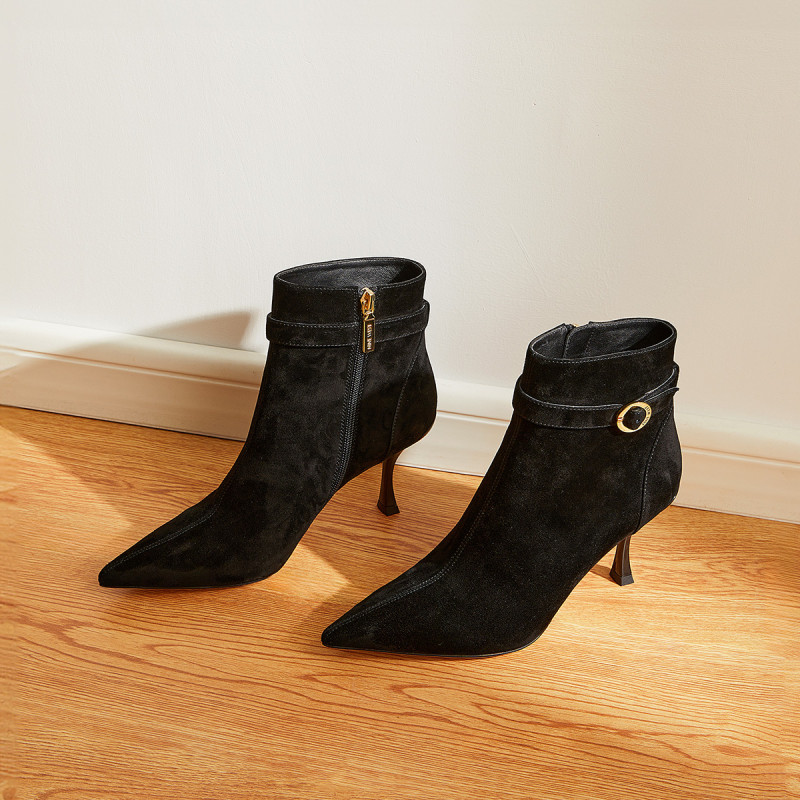 NINE WEST