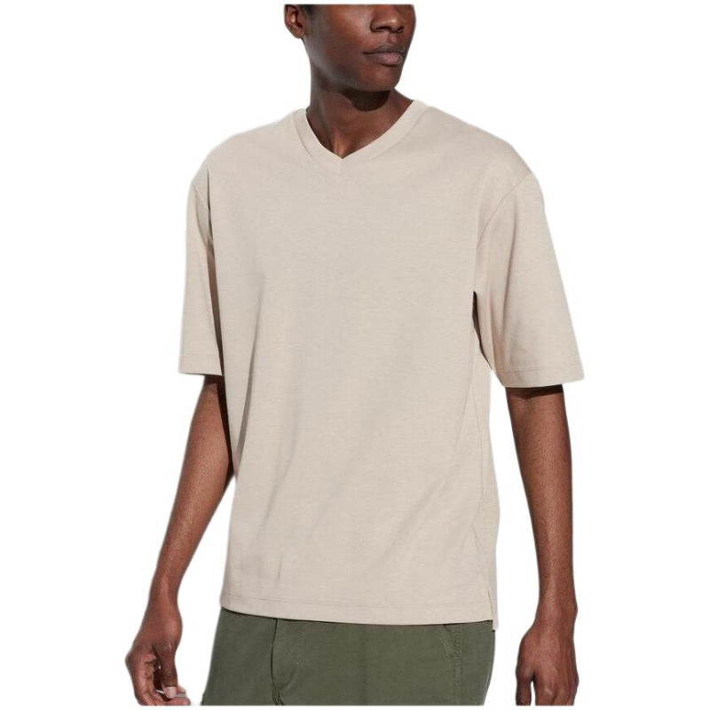 UNIQLO V T