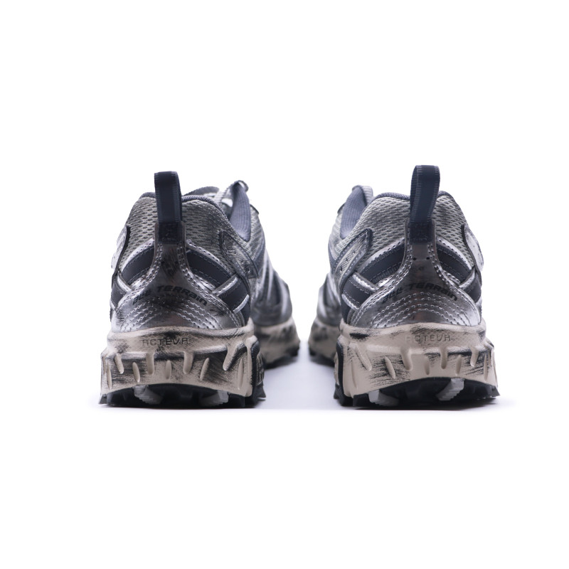 New Balance NB 410 v5 Y2K vibe