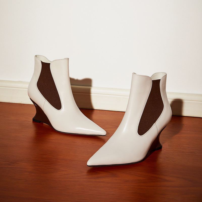 NINE WEST