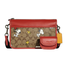 COACH x Peanuts Snoopy Heritage 25