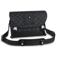 LOUIS VUITTON Voyager